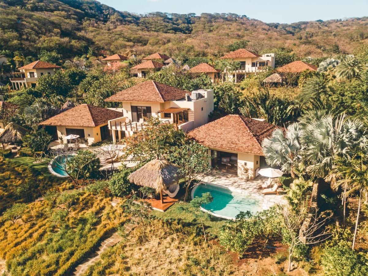 Mukul Luxury Residences Tola Exterior foto